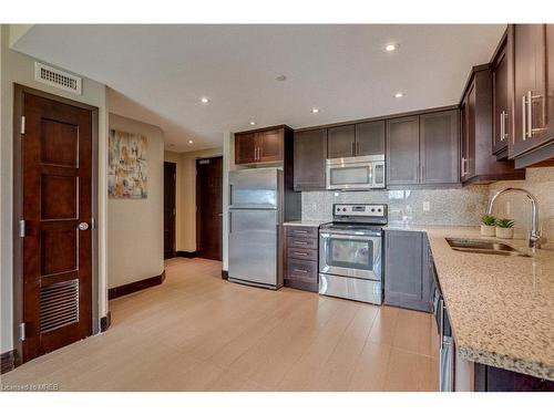 1517-1235 Richmond Street, London, ON - Indoor Photo Showing Kitchen With Stainless Steel Kitchen