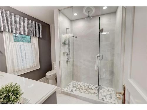 1301 Lindburgh Court, Mississauga, ON - Indoor Photo Showing Bathroom