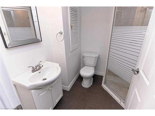 70 Lampman Crescent, Thorold, ON - Indoor Photo Showing Bathroom