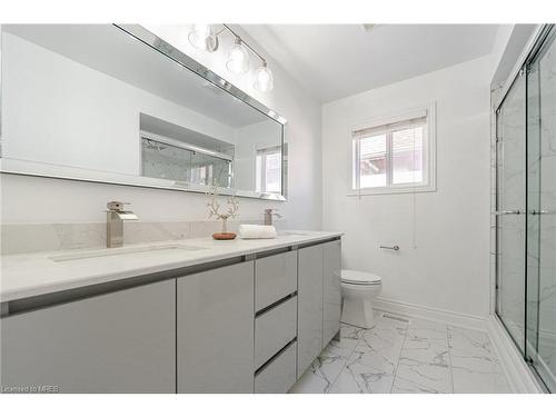 33 Rubysilver Drive, Brampton, ON - Indoor Photo Showing Bathroom