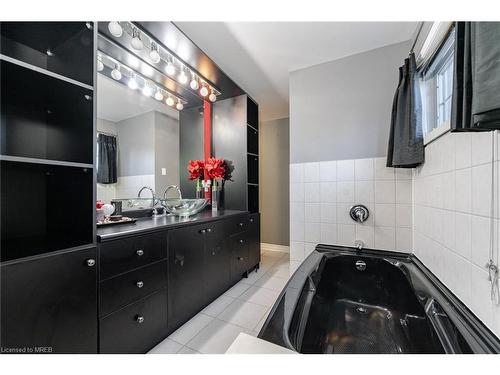 33 Rubysilver Drive, Brampton, ON - Indoor Photo Showing Laundry Room