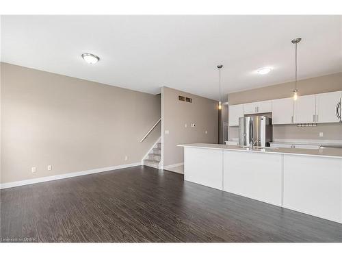 4F-439 Athlone Avenue, Woodstock, ON - Indoor Photo Showing Kitchen