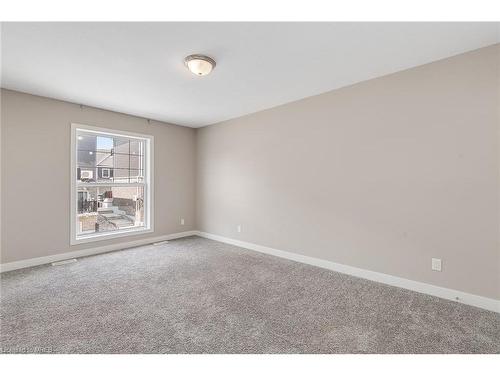 4F-439 Athlone Avenue, Woodstock, ON - Indoor Photo Showing Other Room