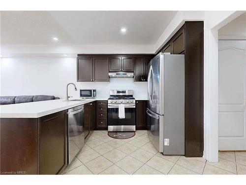 321 Bussel Crescent, Milton, ON - Indoor Photo Showing Kitchen