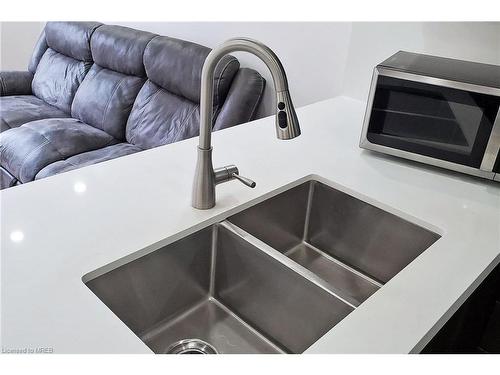 321 Bussel Crescent, Milton, ON - Indoor Photo Showing Kitchen With Double Sink