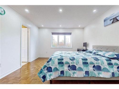 321 Bussel Crescent, Milton, ON - Indoor Photo Showing Bedroom