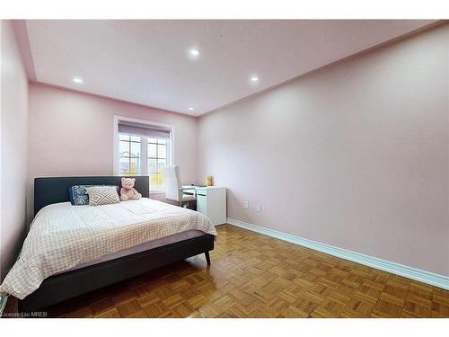 321 Bussel Crescent, Milton, ON - Indoor Photo Showing Bedroom