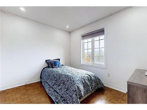 321 Bussel Crescent, Milton, ON - Indoor Photo Showing Bedroom