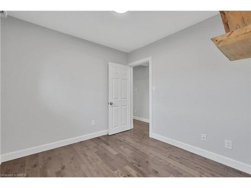 64 Nash Road S, Hamilton, ON - Indoor Photo Showing Other Room