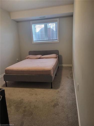 295 Chapel Hill Drive, Kitchener, ON - Indoor Photo Showing Bedroom