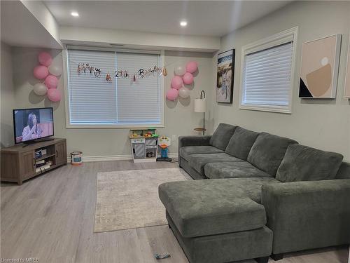 295 Chapel Hill Drive, Kitchener, ON - Indoor Photo Showing Living Room