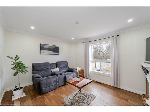 360537 Road 160, Flesherton, ON - Indoor Photo Showing Living Room