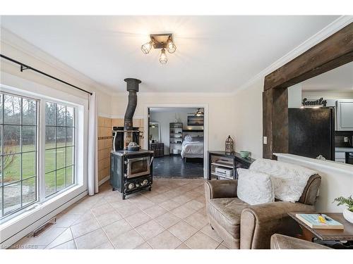 360537 Road 160, Flesherton, ON - Indoor Photo Showing Living Room