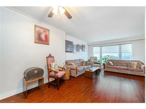 46 Goldsboro Road, Toronto, ON - Indoor Photo Showing Living Room