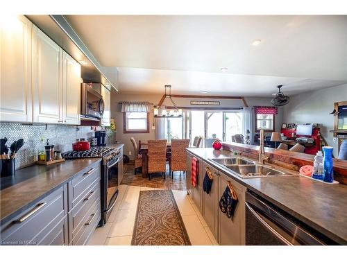 21 Blue Bay Lane, Kawartha Lakes, ON - Indoor Photo Showing Kitchen With Double Sink With Upgraded Kitchen