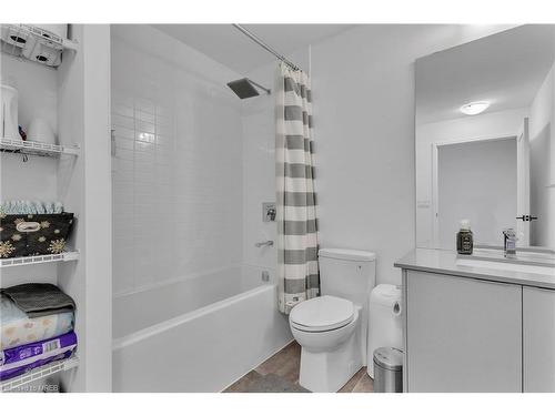 704-2481 Taunton Road Road, Oakville, ON - Indoor Photo Showing Bathroom