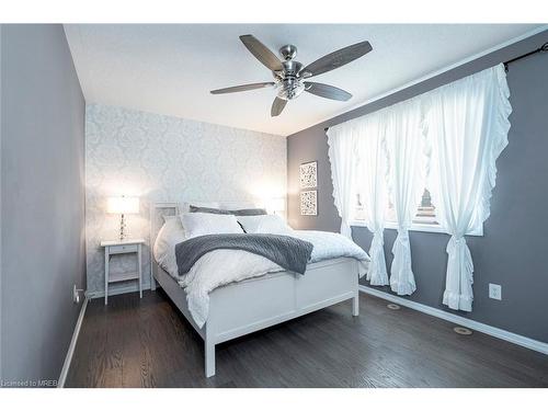787 Howden Crescent, Milton, ON - Indoor Photo Showing Bedroom
