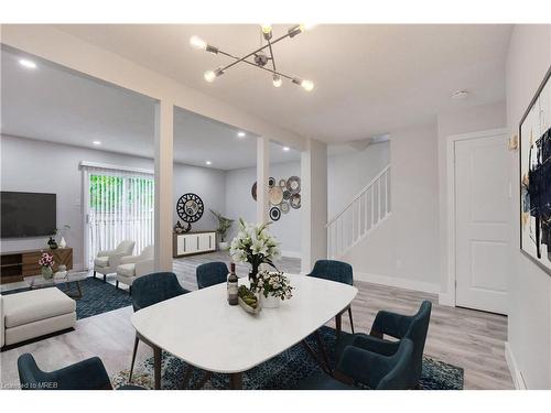 21-25 Erica Crescent, London, ON - Indoor Photo Showing Living Room