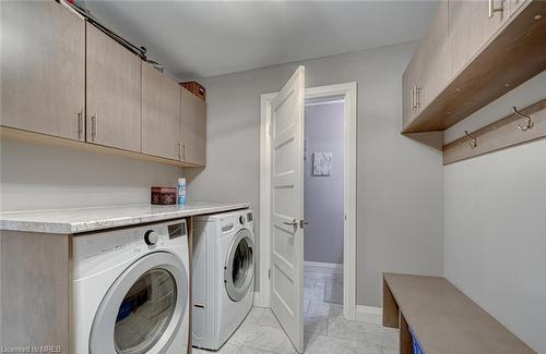 9-1 Chamberlain Avenue, Ingersoll, ON - Indoor Photo Showing Laundry Room