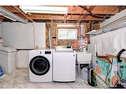 40 Dunedin Court, Cambridge, ON - Indoor Photo Showing Laundry Room