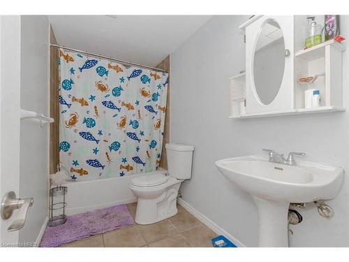39 Washburn Drive, Guelph, ON - Indoor Photo Showing Bathroom