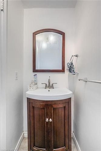 5-648 Doon Village Road, Kitchener, ON - Indoor Photo Showing Bathroom