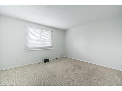 5-648 Doon Village Road, Kitchener, ON - Indoor Photo Showing Other Room