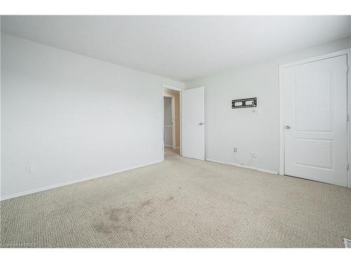 5-648 Doon Village Road, Kitchener, ON - Indoor Photo Showing Other Room