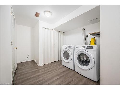 5-648 Doon Village Road, Kitchener, ON - Indoor Photo Showing Laundry Room