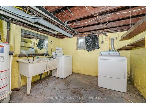 463 Dunsmure Road, Hamilton, ON - Indoor Photo Showing Laundry Room