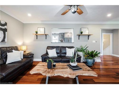 12925 Ninth Line, Halton Hills, ON - Indoor Photo Showing Living Room