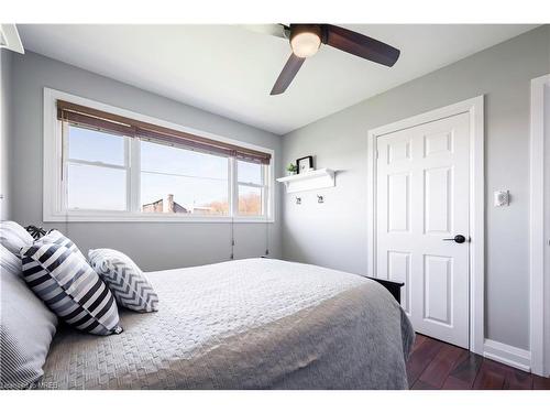 12925 Ninth Line, Halton Hills, ON - Indoor Photo Showing Bedroom