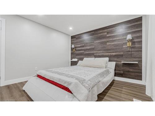 1050 Kimball Crescent, London, ON - Indoor Photo Showing Bedroom