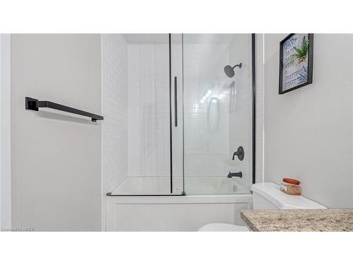 1050 Kimball Crescent, London, ON - Indoor Photo Showing Bathroom