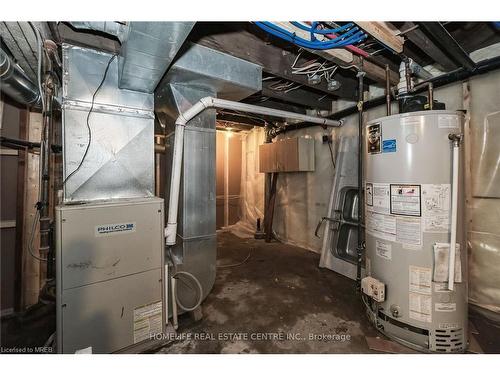 1004 Oak Street, Windsor, ON - Indoor Photo Showing Basement