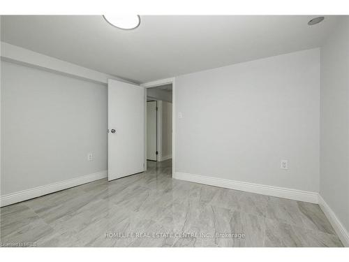 1004 Oak Street, Windsor, ON - Indoor Photo Showing Other Room