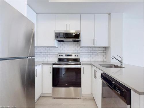 27-3405 Ridgeway Drive, Mississauga, ON - Indoor Photo Showing Kitchen With Upgraded Kitchen