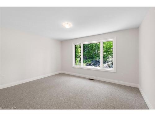 1059 Greensview Drive, Huntsville, ON - Indoor Photo Showing Other Room