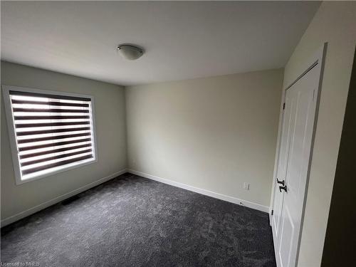 156 Lumb Drive Drive, Cambridge, ON - Indoor Photo Showing Other Room