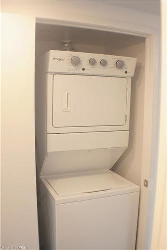 A411-1117 Cooke Boulevard, Burlington, ON - Indoor Photo Showing Laundry Room