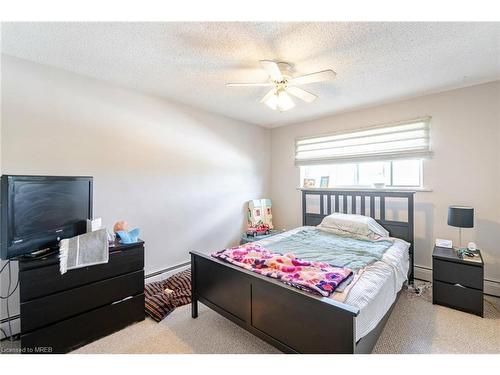 505-2411 New Street, Burlington, ON - Indoor Photo Showing Bedroom