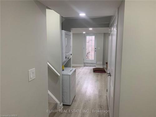 32 Mayo Avenue, Cambridge, ON - Indoor Photo Showing Laundry Room