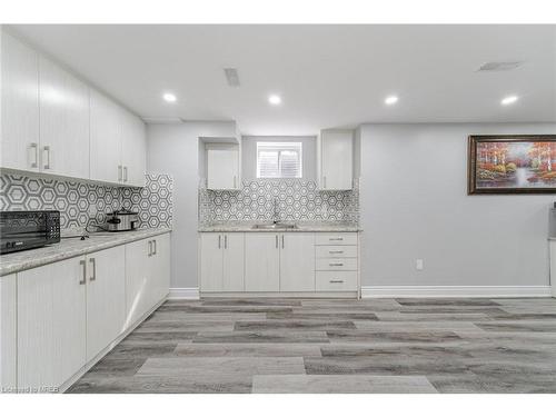 1190 Mceachern Court, Milton, ON - Indoor Photo Showing Kitchen