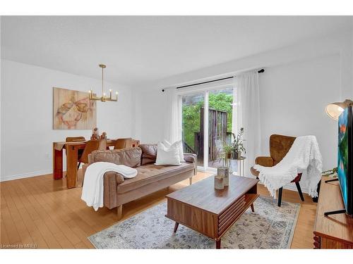 45-1059 Whetherfield Street, London, ON - Indoor Photo Showing Living Room