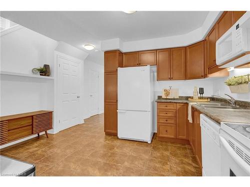 45-1059 Whetherfield Street, London, ON - Indoor Photo Showing Kitchen With Double Sink