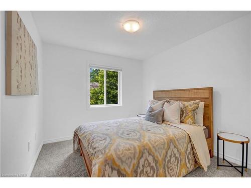 45-1059 Whetherfield Street, London, ON - Indoor Photo Showing Bedroom