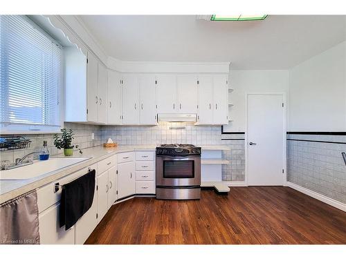 650 Dunn Avenue, Hamilton, ON - Indoor Photo Showing Kitchen