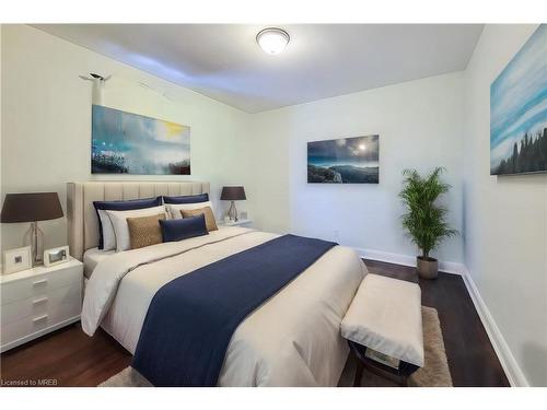 650 Dunn Avenue, Hamilton, ON - Indoor Photo Showing Bedroom