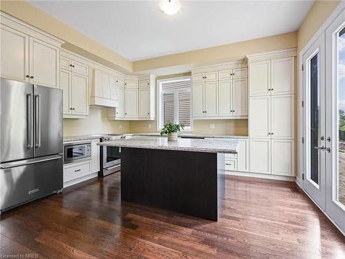 121 Blackbird Way, Hamilton, ON - Indoor Photo Showing Kitchen With Stainless Steel Kitchen With Upgraded Kitchen