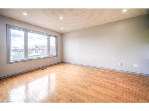 119 Wendy Court, Cambridge, ON - Indoor Photo Showing Other Room